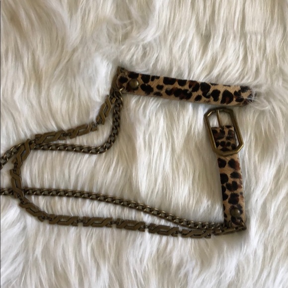 Accessories - Women’s chain belt.